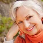 ¿Cómo puedo mantener una sonrisa saludable en la tercera edad? salud dental tercera edad