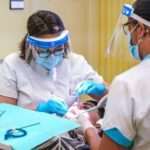 Cómo evitar el mal aliento causado por problemas digestivos y bucales ortodoncia-adultos-recomendaciones
